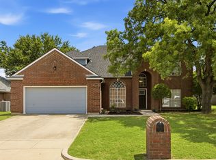 6836 Moss Ln, North Richland Hills, TX 76182
