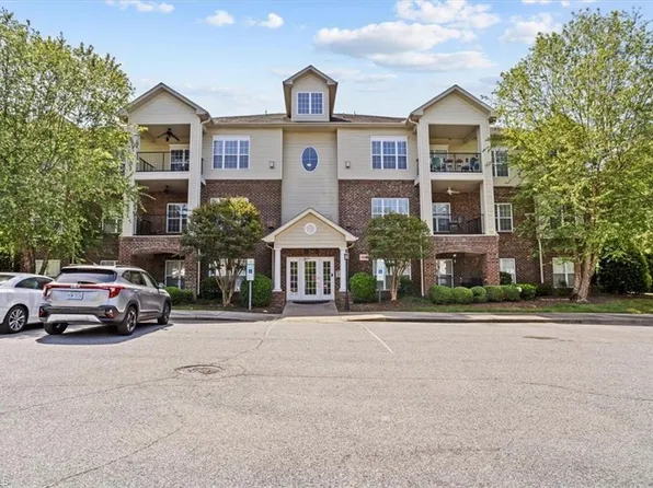 200 Lennox Dr APT 2D, Jamestown, NC 27282