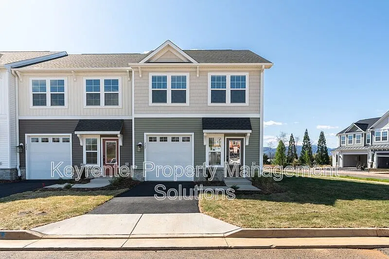 3 bed, 3.0 bath, 1480 sqft, $2,100 — Photo 2