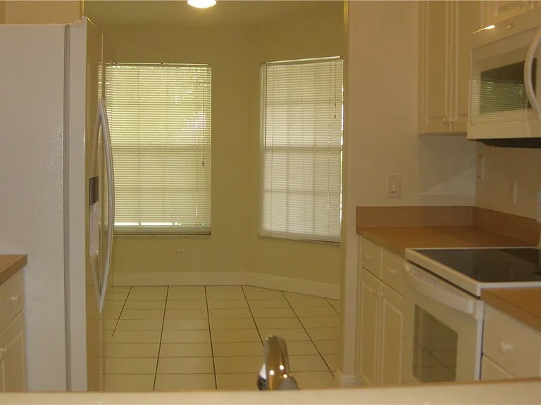 1209 SE 6th St — Photo 3