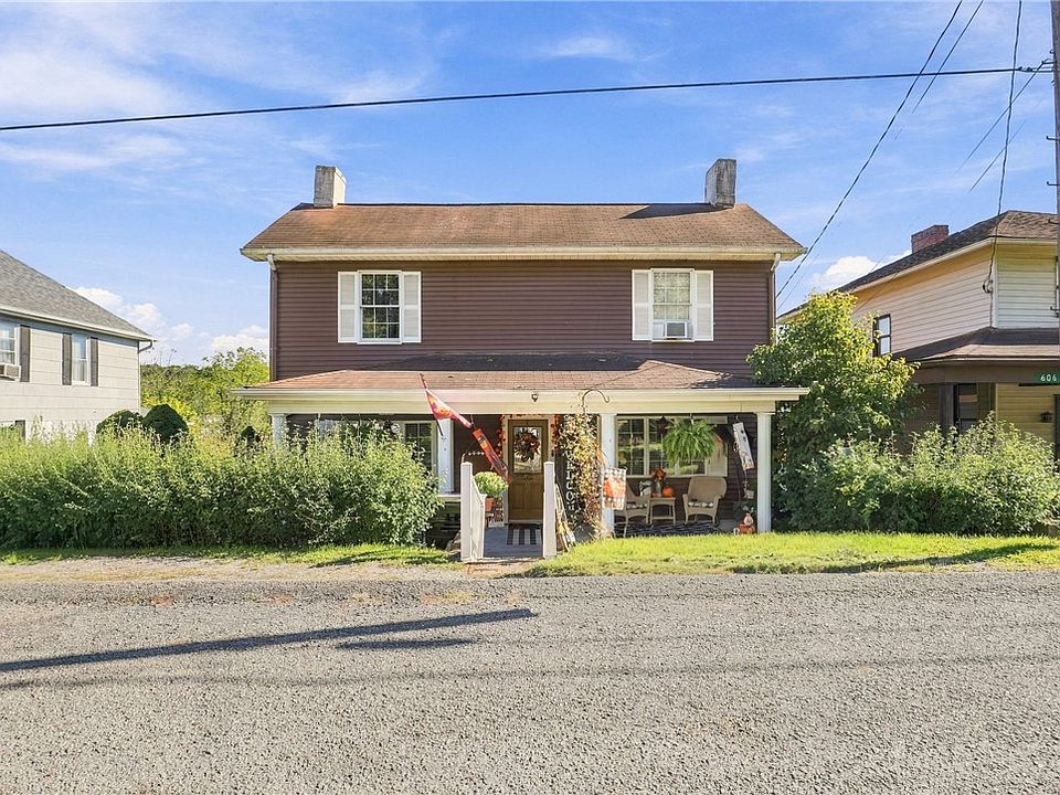 1st image of 610 1st St