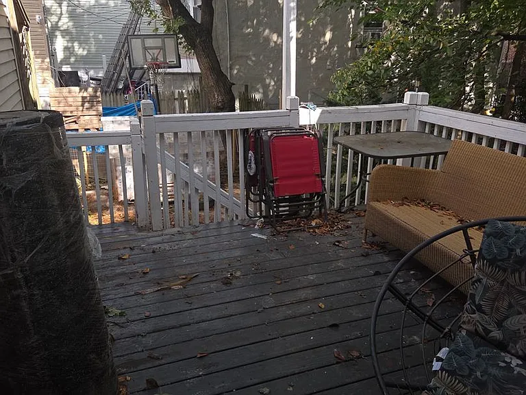 227 6th Ave W — Photo 12