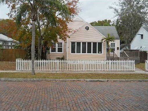 1st image of 733 29th Ave N