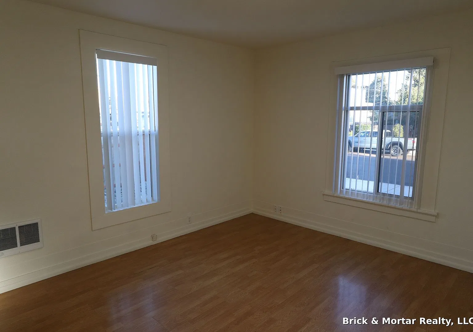 00570-White Rock LLC- 4plex — Photo 3