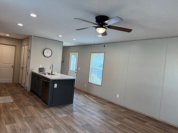 4th image of 112 Racoon Ln