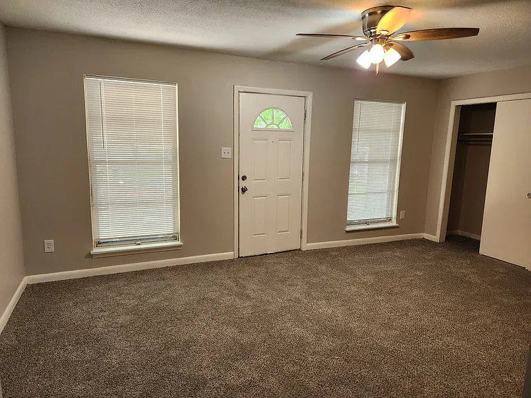 9401 Hollaman Cir — Photo 3