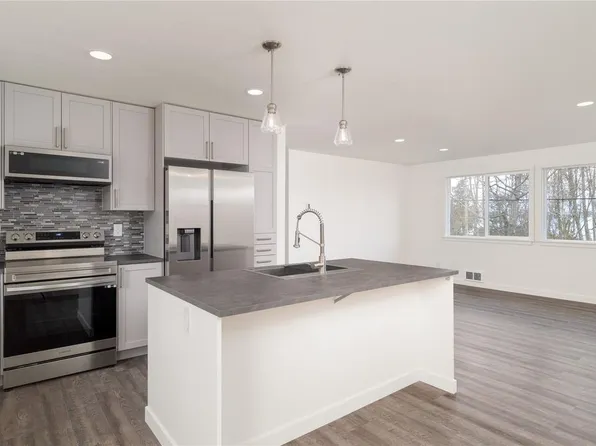 4000 Young Hill Ln SE, Port Orchard, WA 98366