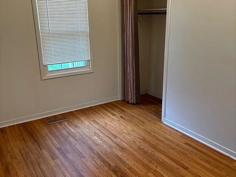 206 Wesley St — Photo 8