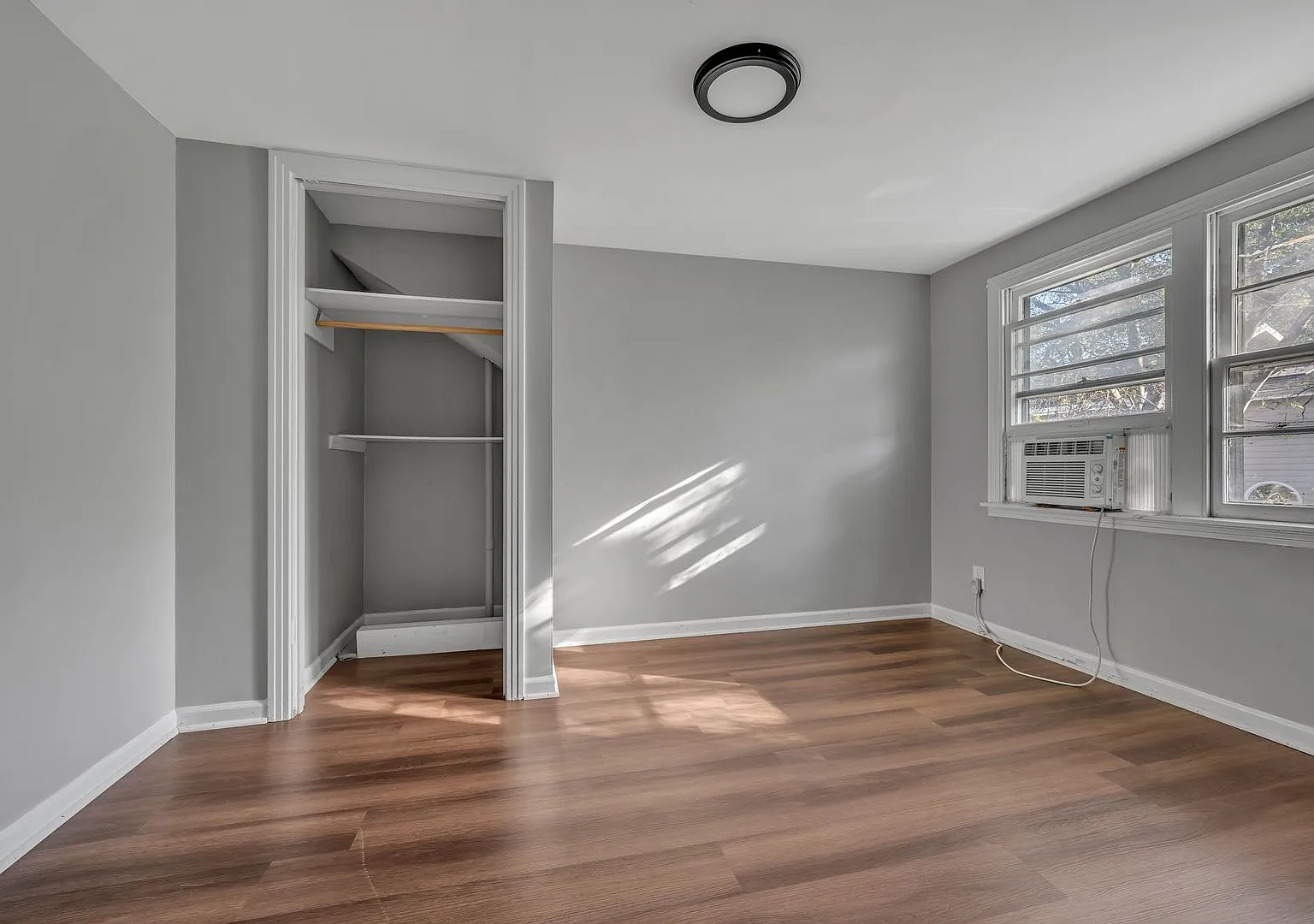 2bed 1bath Duplex | Hillsboro West End — Photo 2