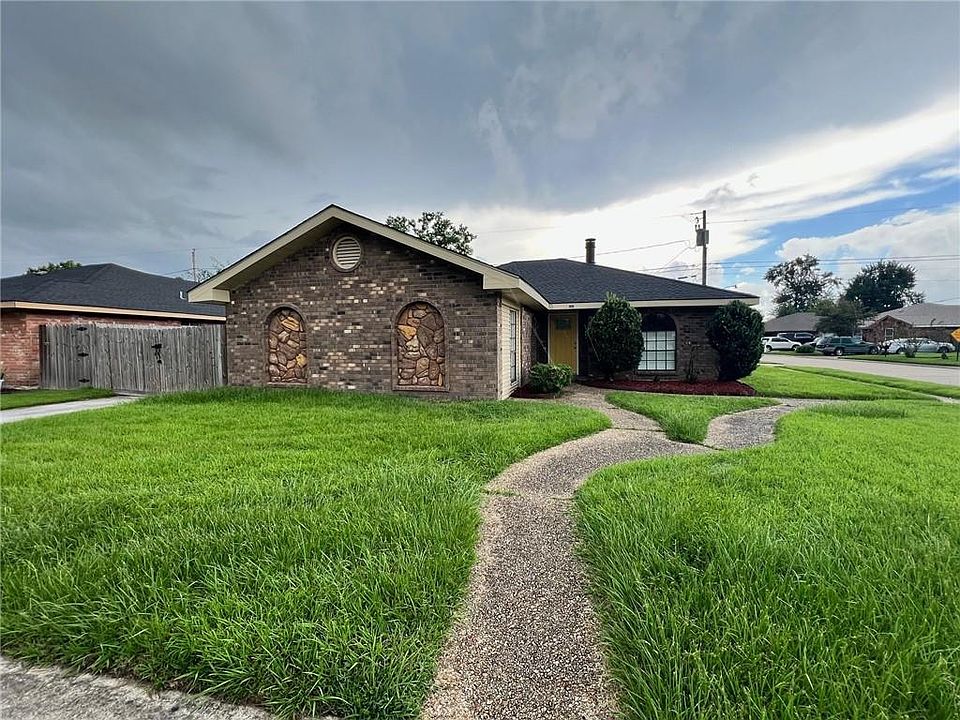 1st image of 2513 Cambridge Dr