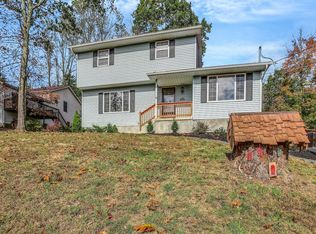 1052 Lake Of The Pines Blvd N, East Stroudsburg, PA