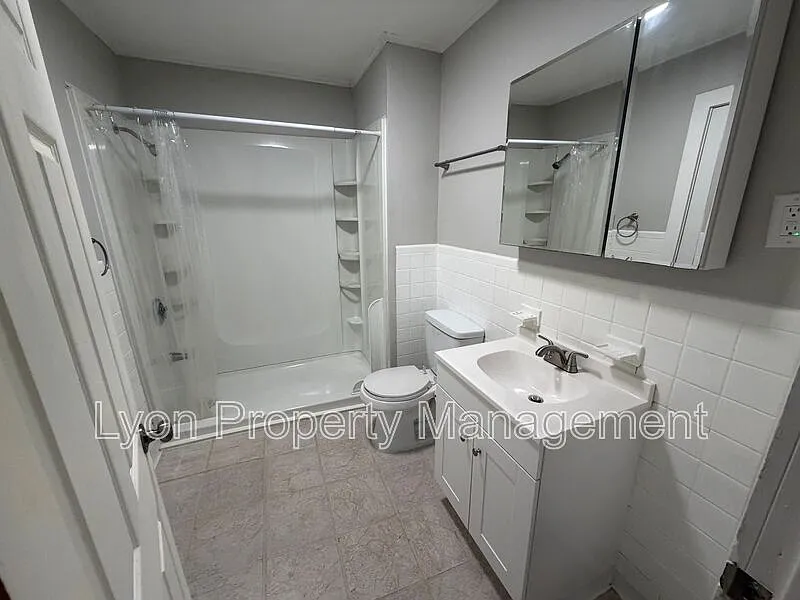 1 bed, 1.0 bath, $1,600 — Photo 4