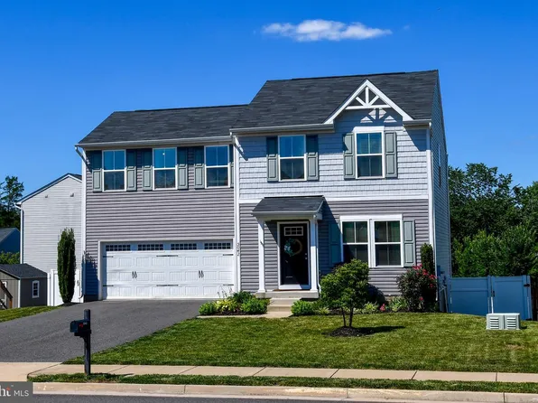 5042 Godwins Landing Dr, Remington, VA 22734