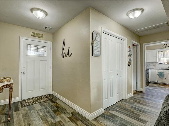 4th image of 815 Madeline Dr