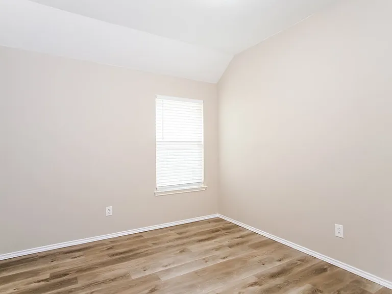 837 Clear Springs Holw — Photo 12