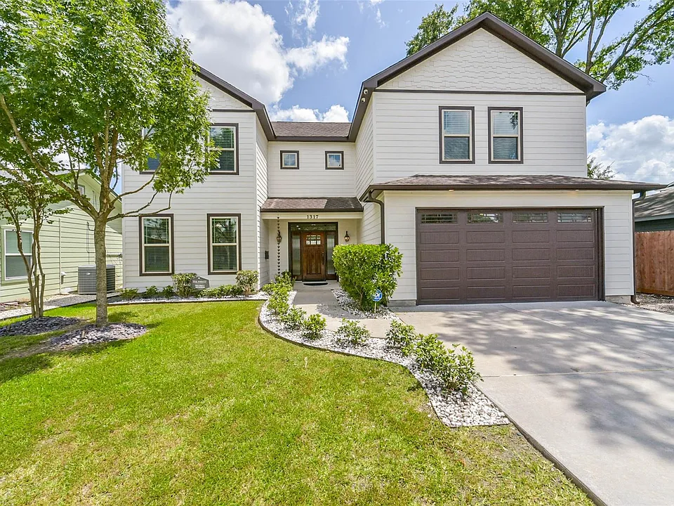 1317 Chantilly Ln
