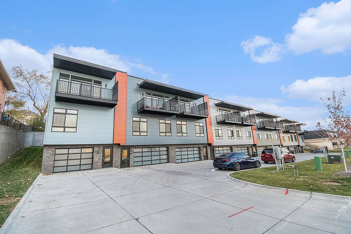 Building Photo - 620 N 46th St