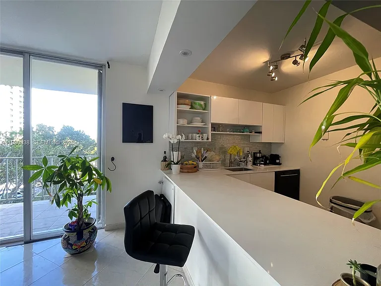 11111 Biscayne Blvd #4E — Photo 10