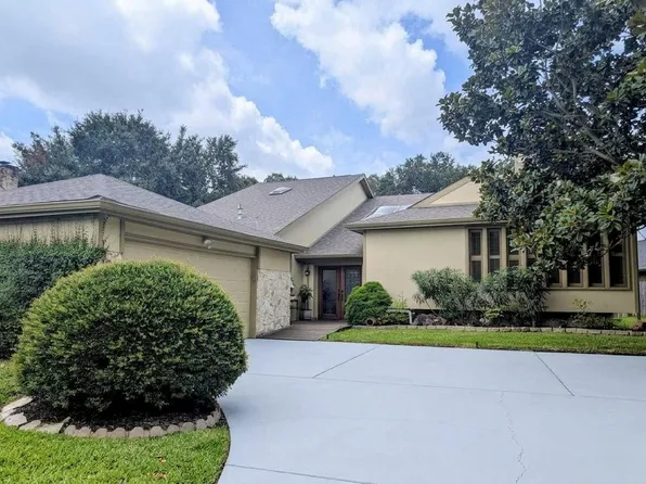 1619 Overland Pass Dr, Sugar Land, TX 77478
