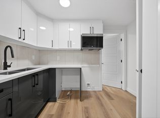 Family Rentals on 97 St NW Hazeldean 1 Month Free, Edmonton, AB T6E 5Y6