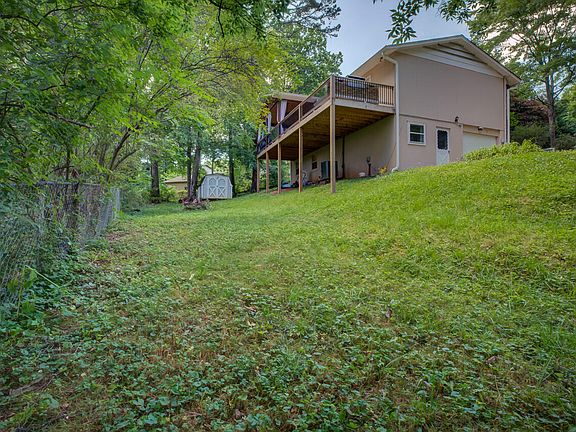 4th image of 5622 NW Burbury Ln