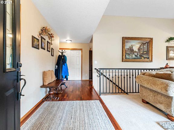 4th image of 1265 E Spencer Ct