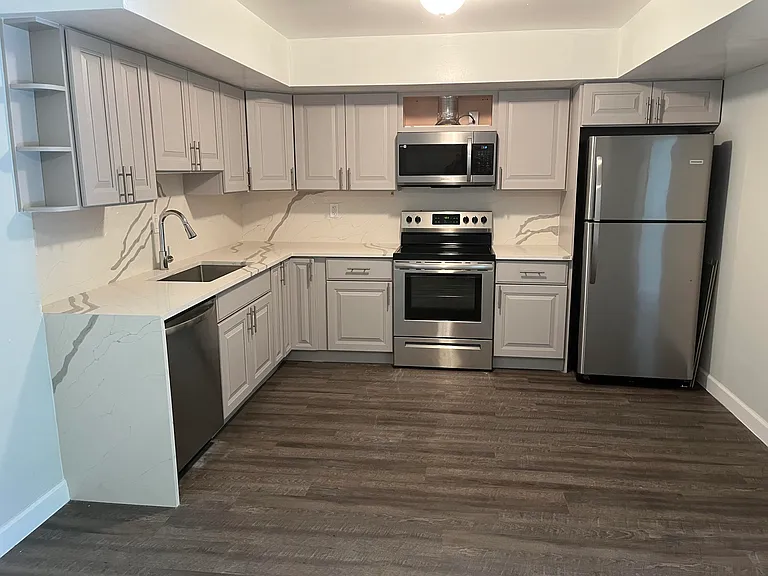 1419 SE 2nd St #1 — Photo 1