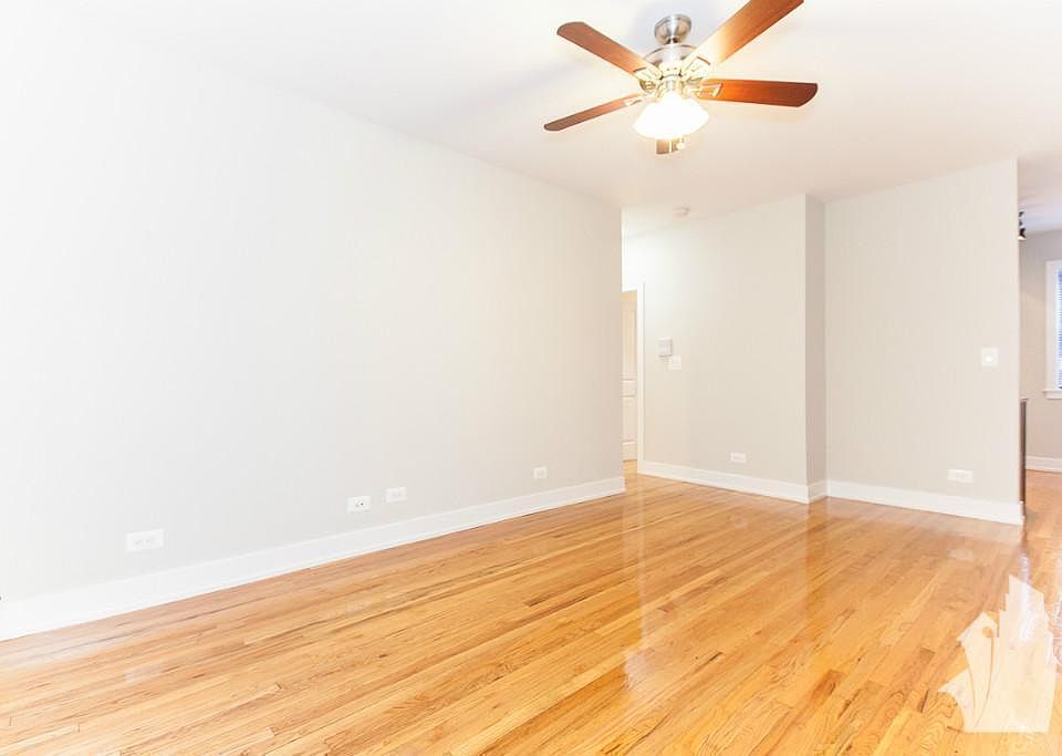 2nd image of 617 W Melrose St #C3a