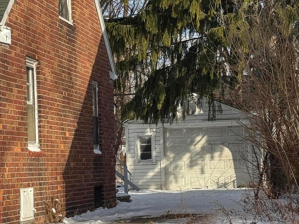 2nd image of 20180 Charest St