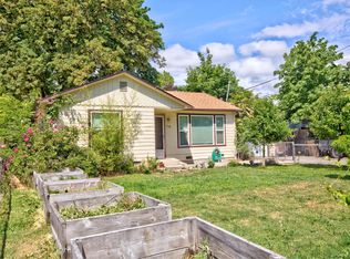 1238 NW Hawthorne Ave, Grants Pass, OR