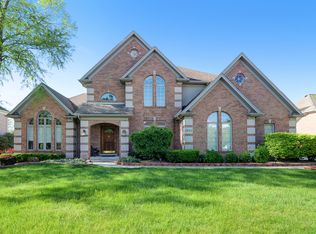 1605 Darien Club Dr, Darien, IL