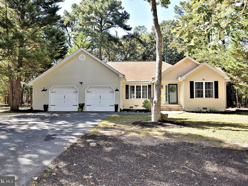 1st image of 23584 Holly Cir