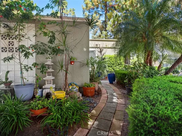 4 Via Castilla Unit D, Laguna Woods, CA 92637