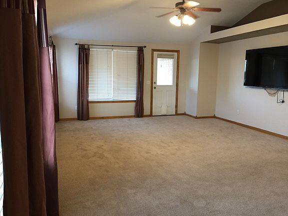 5th image of 817 Pheasant Run Ave