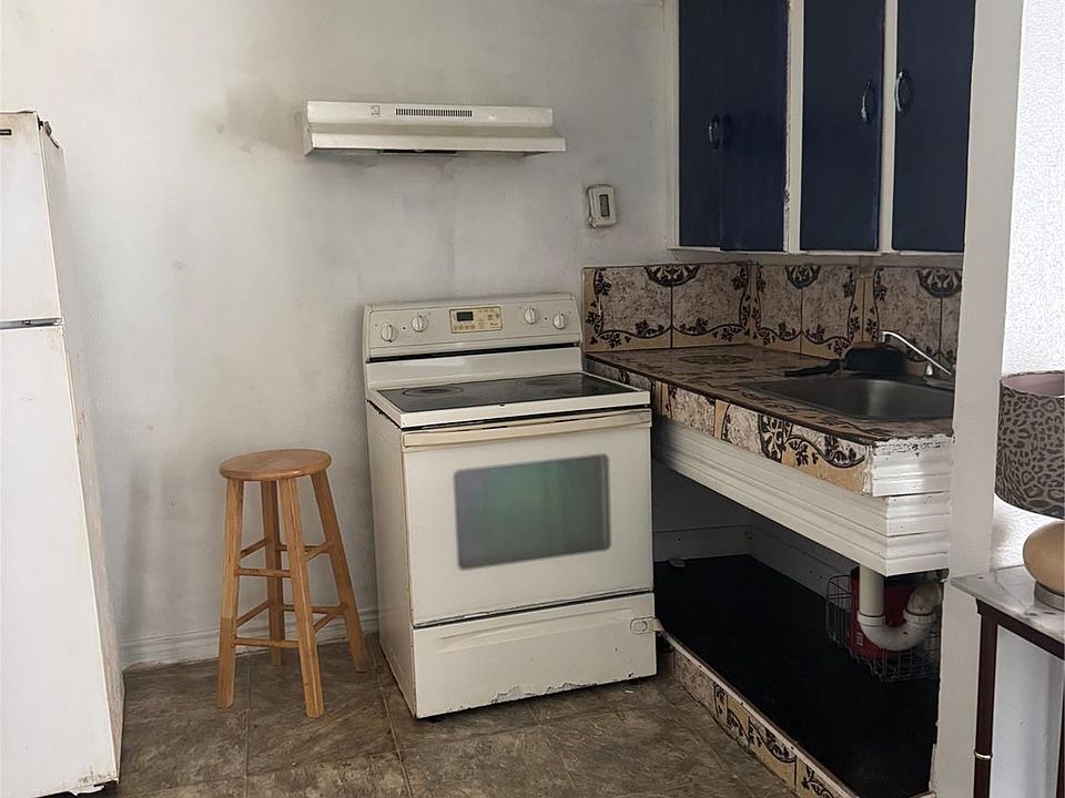 1st image of 115 Bedford St