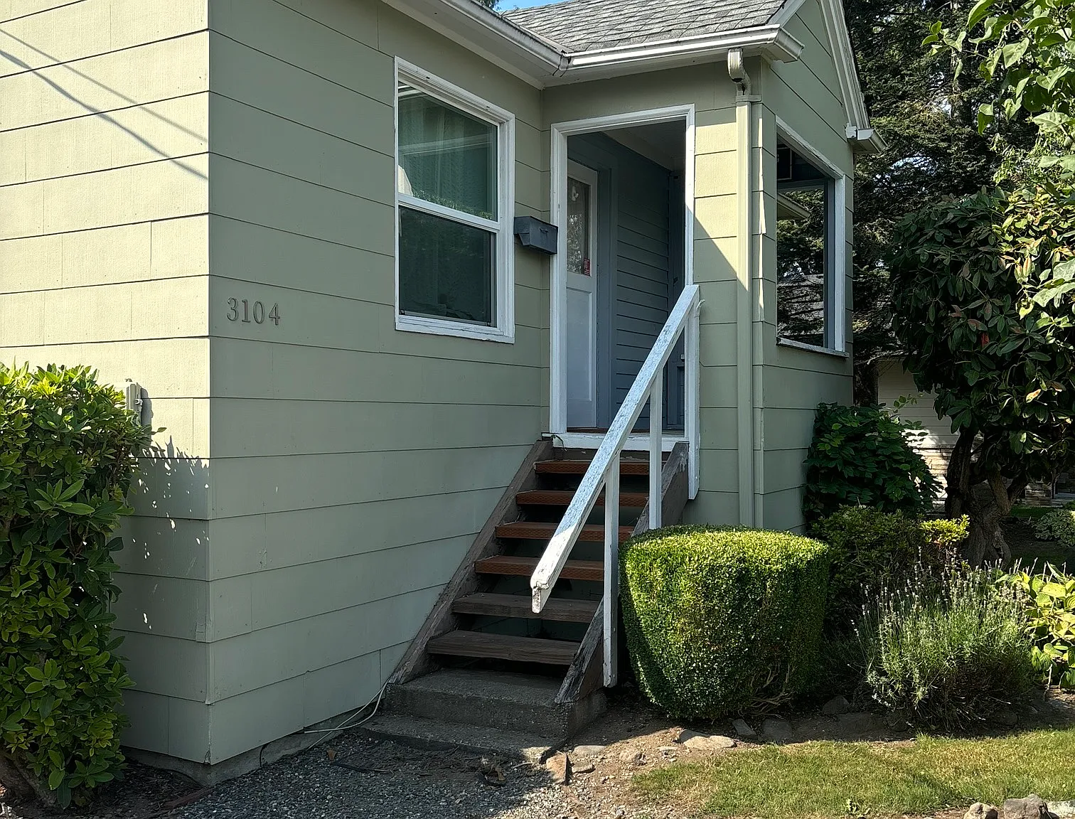 3 bed, 1100 sqft, $2,700 — Photo 2