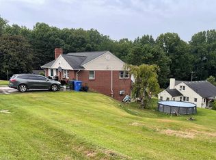901 10th St, North Wilkesboro, NC 28659