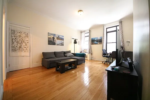 Rented by (Legacy) NY Quality Living Uptown | media 17