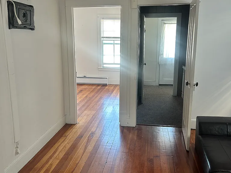 229 Robinson St #2 — Photo 2