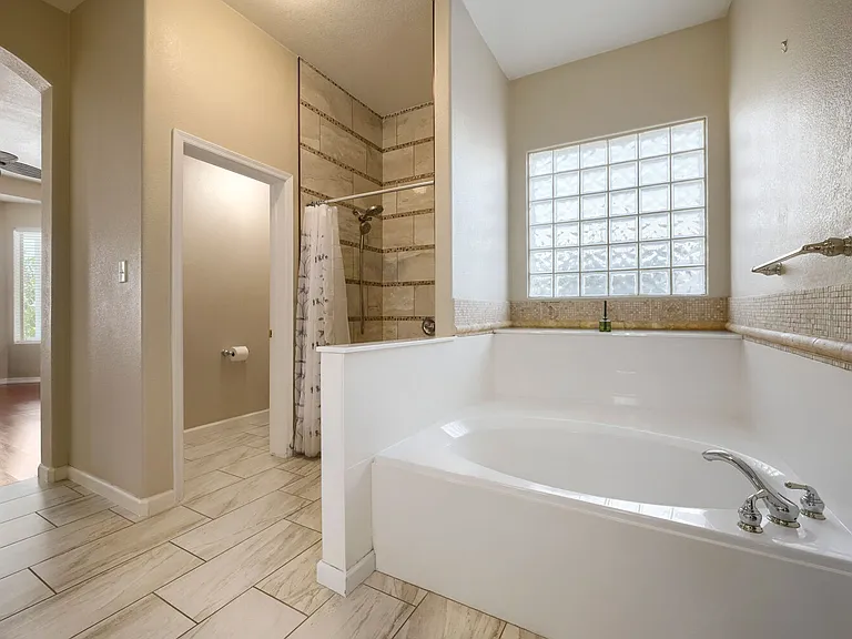 5619 W Frier Dr — Photo 12