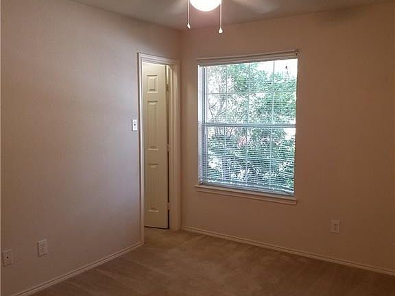 4th image of 1420 Bluff Oak Way