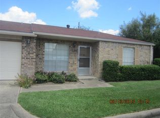 1184 Sunmeadow Dr, Beaumont, TX 77706