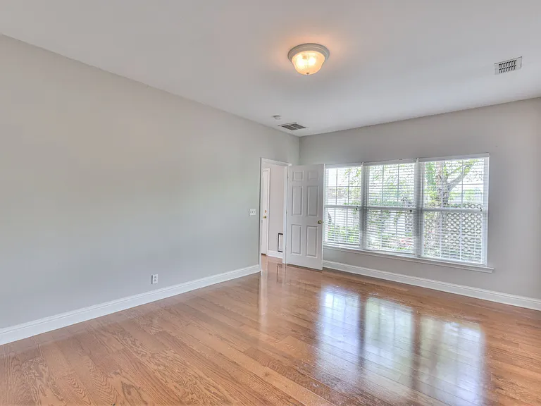 2111 Gold Valley Dr — Photo 16