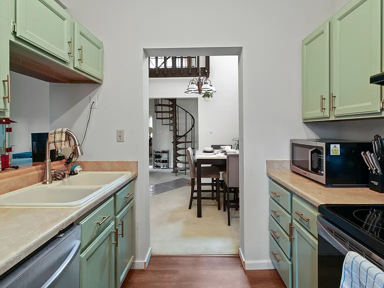 1924 Melrose Dr #C — Photo 13