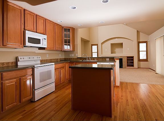 3rd image of 12824 Angelina Dr