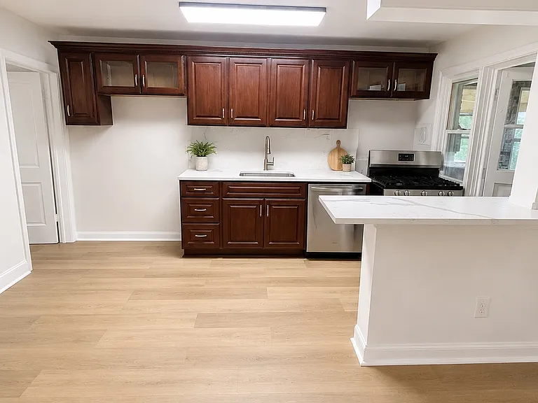 3225 Woodring Ave — Photo 3