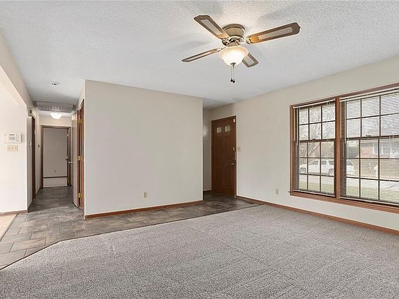 4th image of 8603 Linda Ln