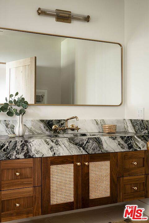 5693 Spreading Oak Dr, Los Angeles, CA 90068 | Zillow