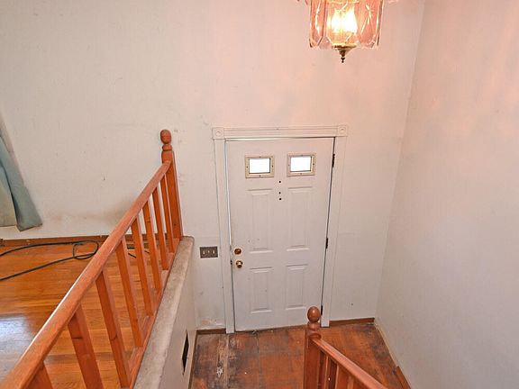 2nd image of 3558 Jacqueline Dr