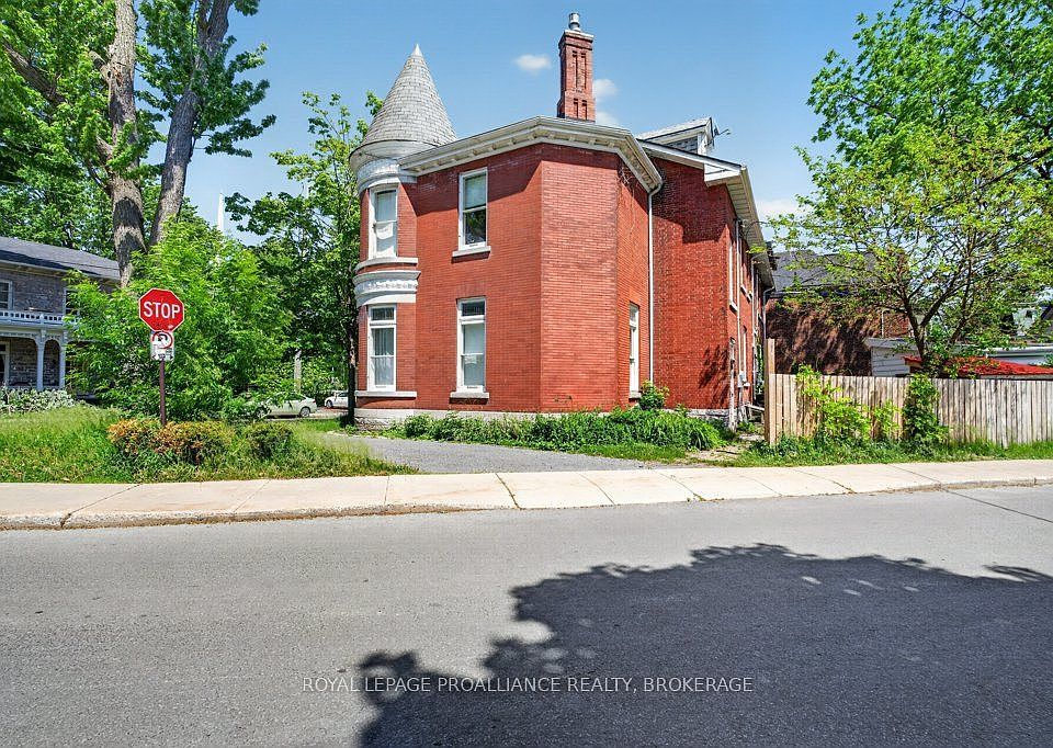 1st image of 162 Earl St